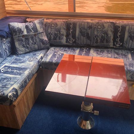Bateau  Tsilaosa Au Coeur De Namur Hotel Buitenkant foto
